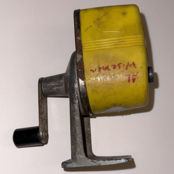 VINTAGE APSCO MIDGET BRIGHT YELLOW PENCIL SHARPENER - Picture 8 of 11